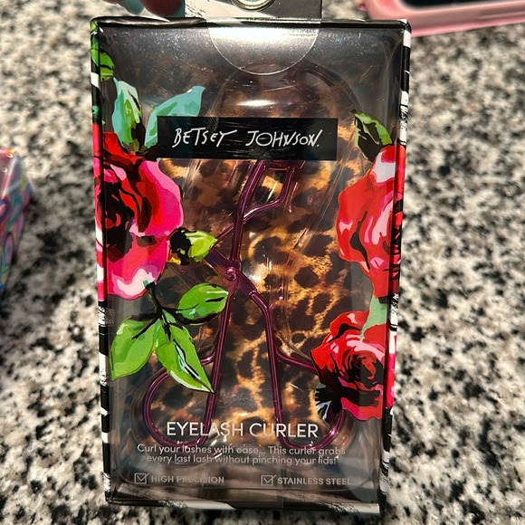 Betsy Johnson grooming bundle - Picture 3 of 7